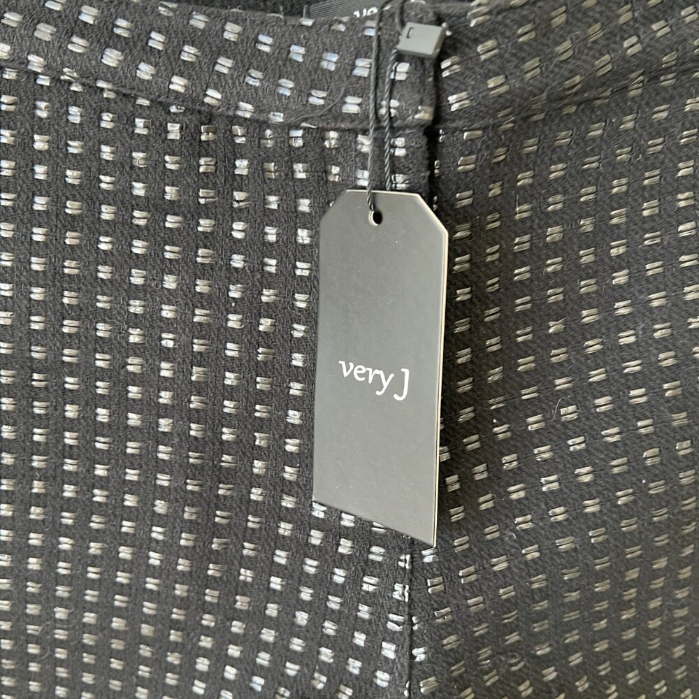 Very J Black Woven Waffle Shorts - Picture 4 of 4